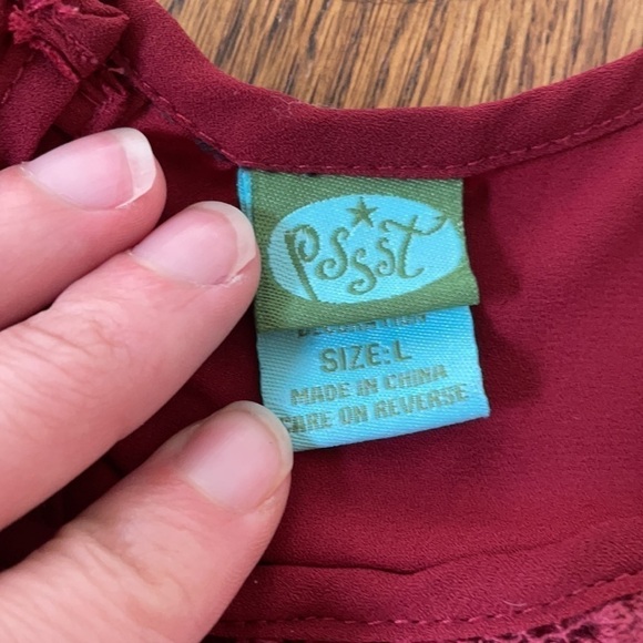 Pssst L maroon top with cut out detail - Picture 3 of 6